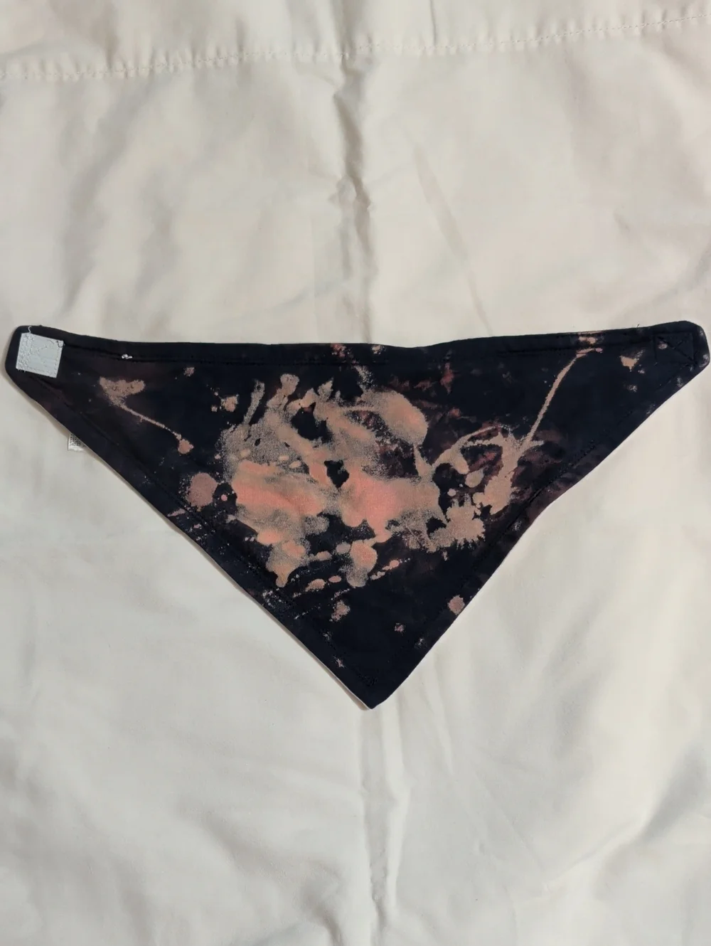 NWOT Tie-Dye Triangle Pet Bandana / Baby Bandaid Bib in Black And Peach